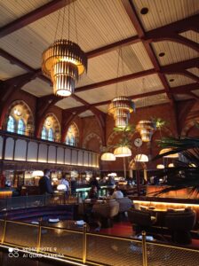 restaurant Poudlard Express à la plateforme 9 ¾ londres city trip