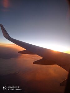 fan explore travel planner plane avion vue sun set