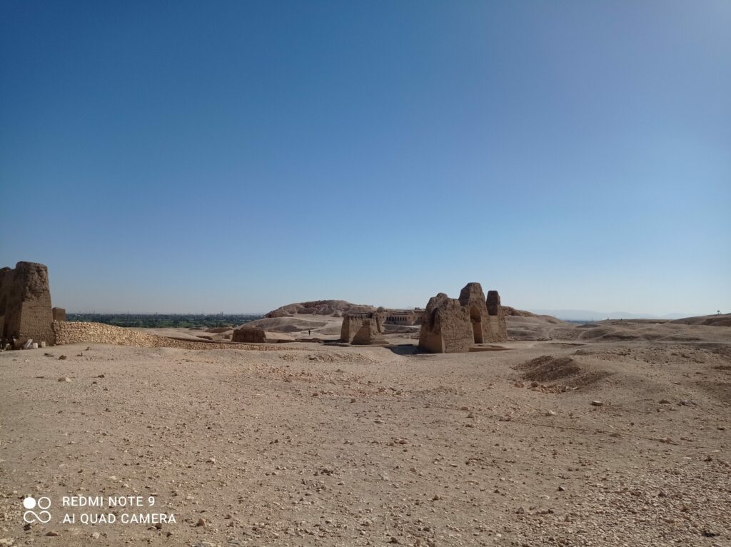 vallée des reines louxor fan explore travel planner