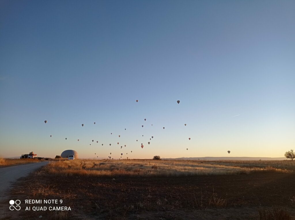 VU DEPUIS HOTEL MONTGOLFIERES EN TRUQUIE CAPPADOCE
