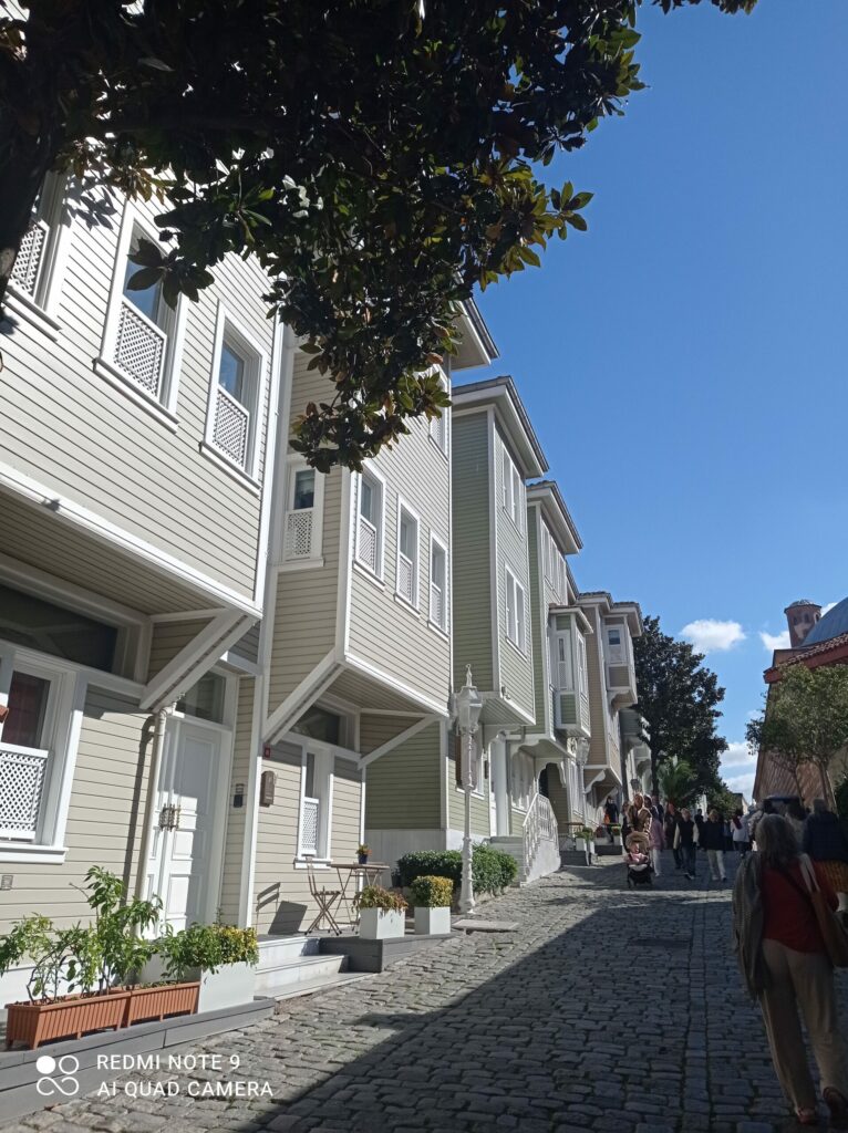 MAISON COLOREES ISTANBUL