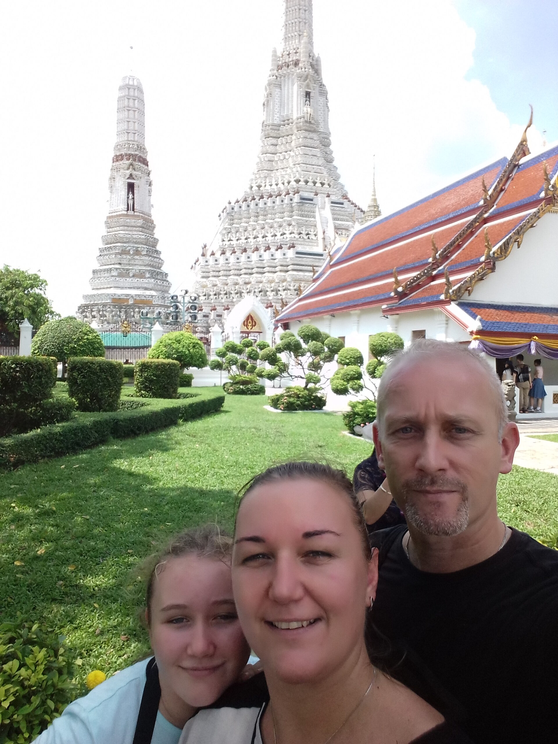 DEVANT LE WAT ARUN BANGKOK